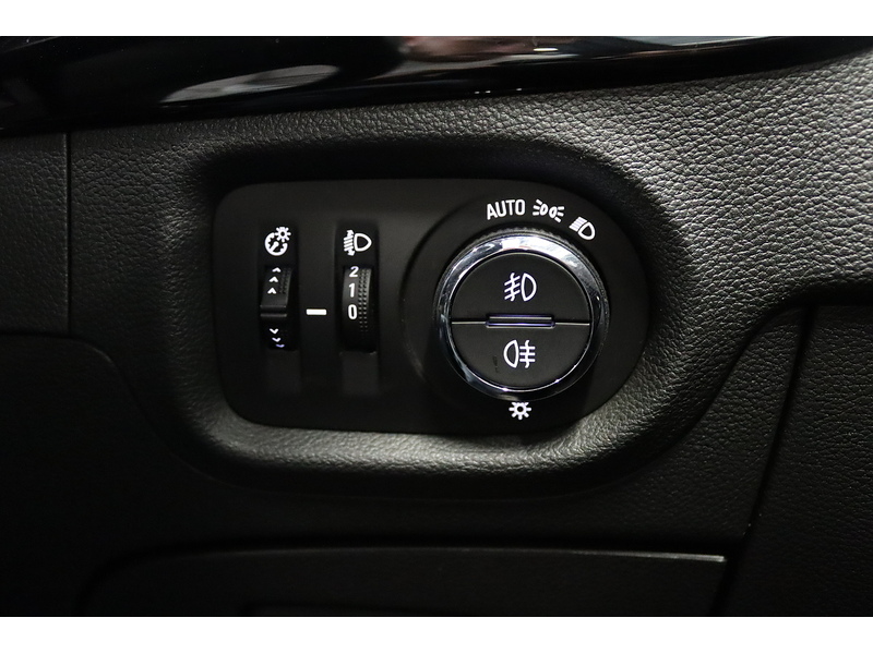 Vauxhall 1.4i Turbo SRi Hatchback 5dr Petrol Auto Euro 6 (s/s) (150 ps)