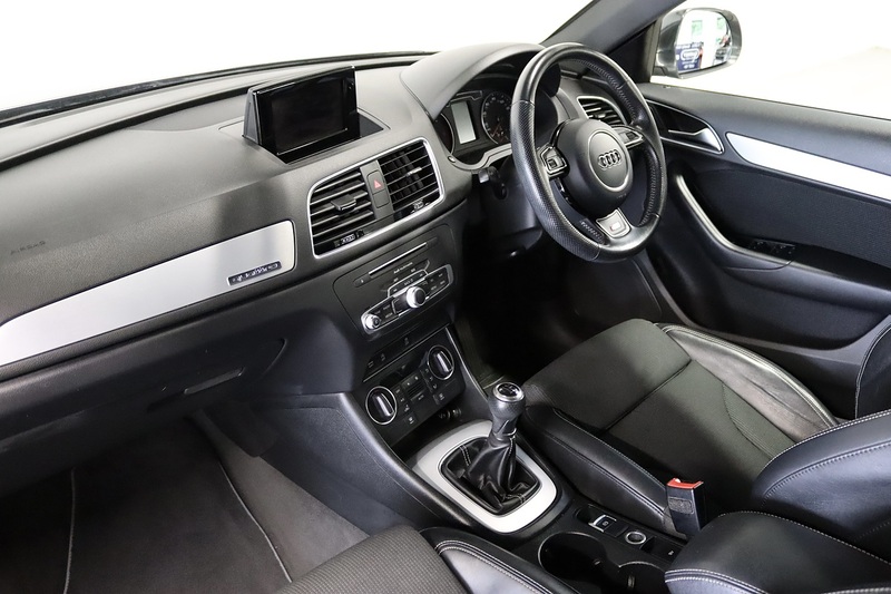 Audi Q3 TDI S line - U2386