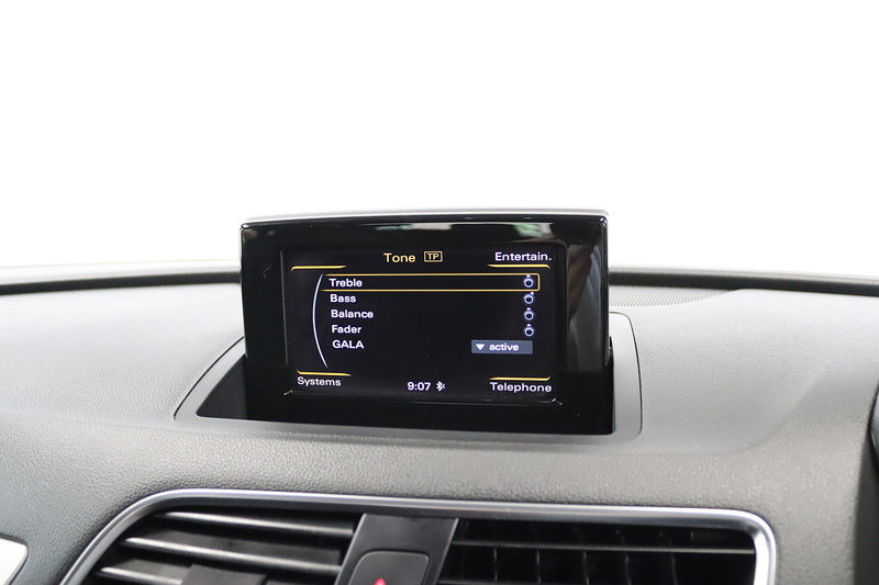 Audi Q3 TDI S line - U2386