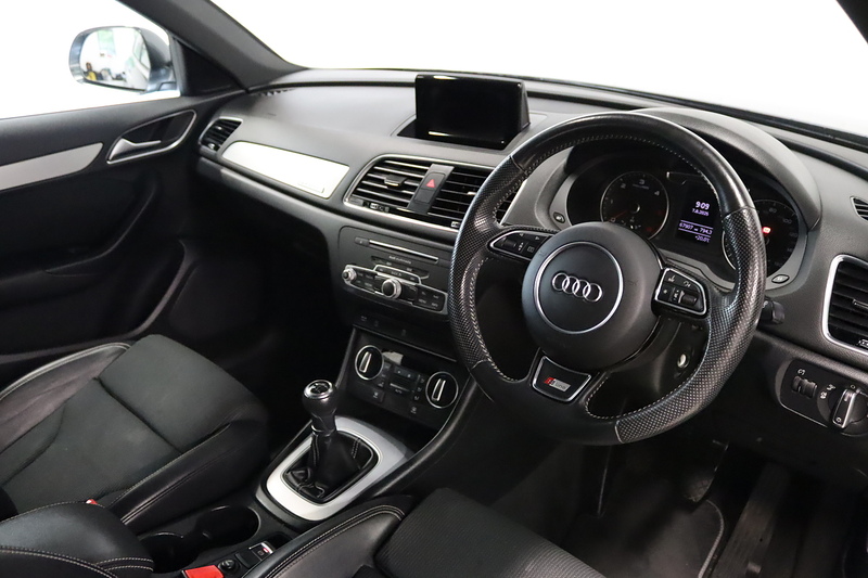 Audi Q3 TDI S line - U2386