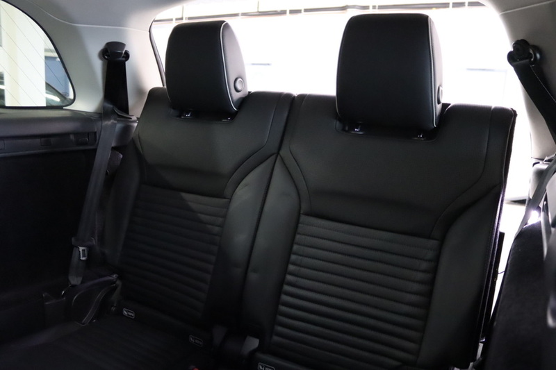 Land Rover Discovery SD4 HSE Luxury - U2397