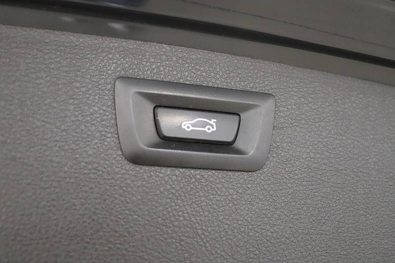 BMW 3 Series 320d M Sport - U2410