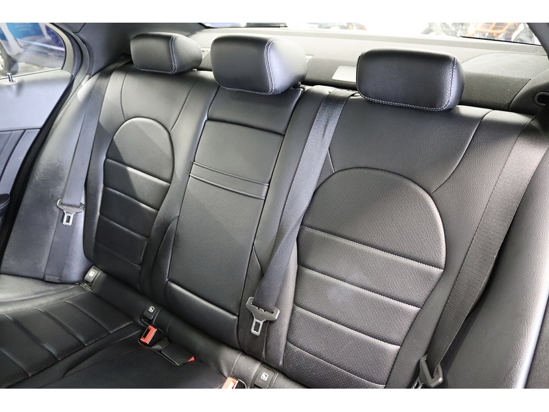 Mercedes-Benz 2.1 C250d AMG Line (Premium Plus) Saloon 4dr Diesel 7G-Tronic+ Euro 6 (s/s) (204 ps)