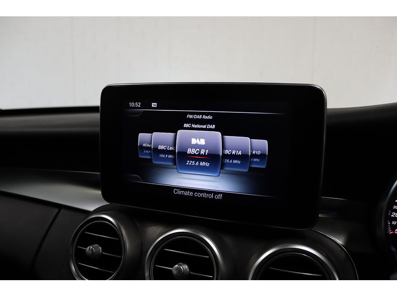 Mercedes-Benz 2.1 C250d AMG Line (Premium Plus) Saloon 4dr Diesel 7G-Tronic+ Euro 6 (s/s) (204 ps)