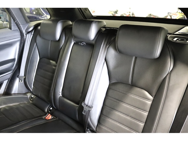 Land Rover 2.0 TD4 HSE Dynamic SUV 5dr Diesel Auto 4WD Euro 6 (s/s) (180 ps)