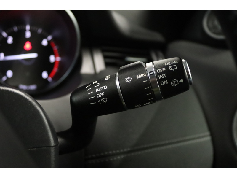 Land Rover 2.0 TD4 HSE Dynamic SUV 5dr Diesel Auto 4WD Euro 6 (s/s) (180 ps)