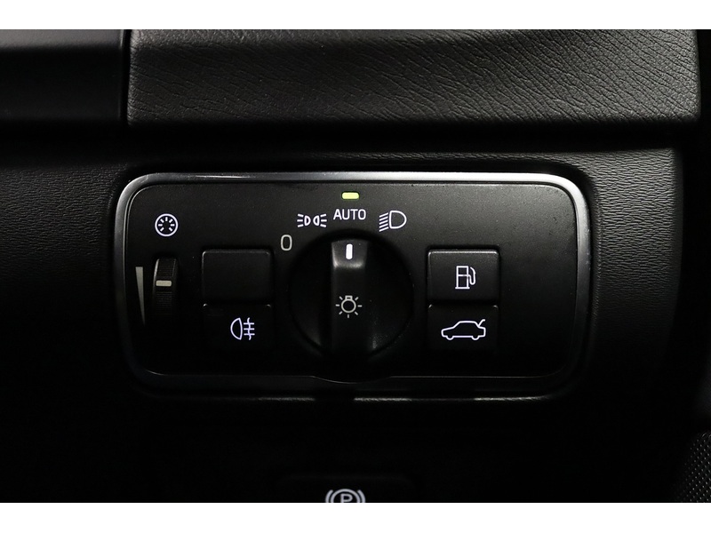 Volvo 1.6 D2 R-Design Lux Estate 5dr Diesel Manual Euro 5 (s/s) (115 ps)