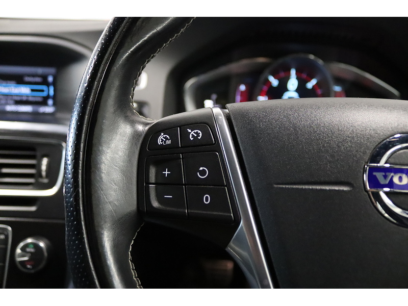 Volvo 1.6 D2 R-Design Lux Estate 5dr Diesel Manual Euro 5 (s/s) (115 ps)