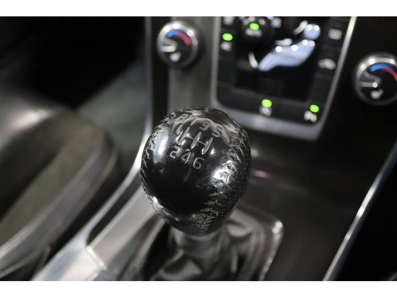 Volvo 1.6 D2 R-Design Lux Estate 5dr Diesel Manual Euro 5 (s/s) (115 ps)