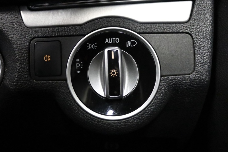 Mercedes-Benz E Class E200 BlueEfficiency Sport - U2511