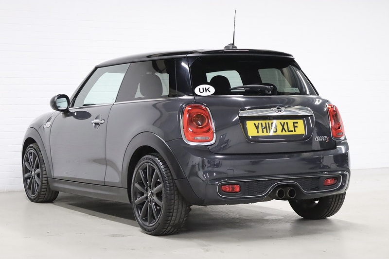 MINI Hatch Cooper S - U2542