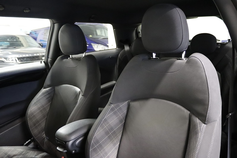 MINI Hatch Cooper S - U2542