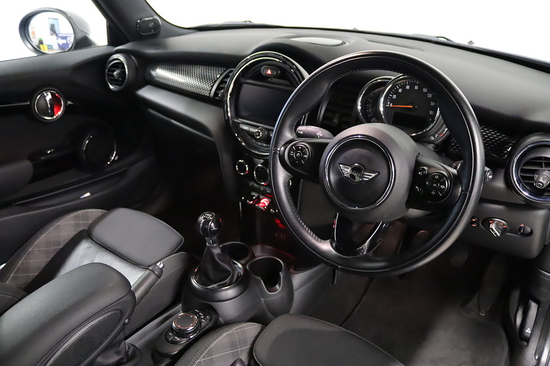 MINI Hatch Cooper S - U2542