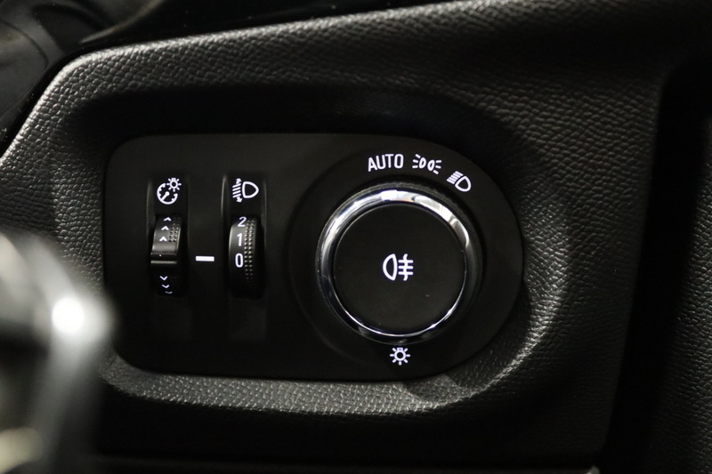 Vauxhall Corsa SE - U2552