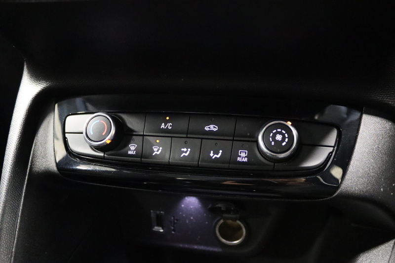 Vauxhall Corsa SE - U2552