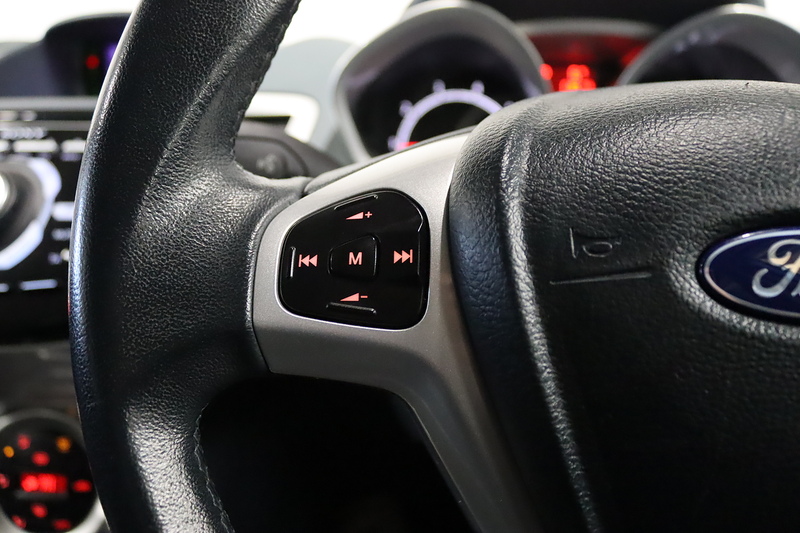 Ford Fiesta Titanium - U2559