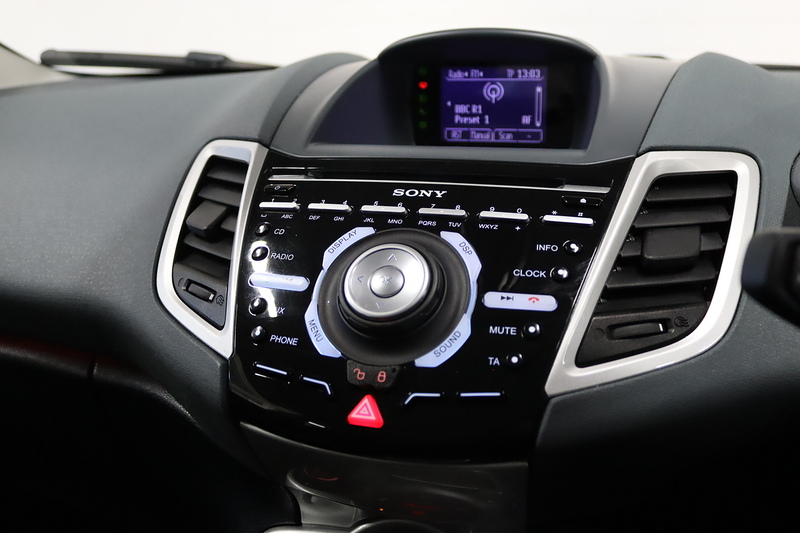 Ford Fiesta Titanium - U2559