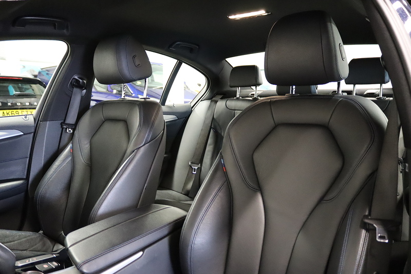 BMW 5 Series 530e M Sport - U2587