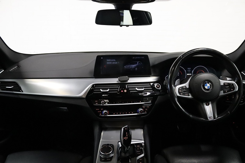BMW 5 Series 530e M Sport - U2587