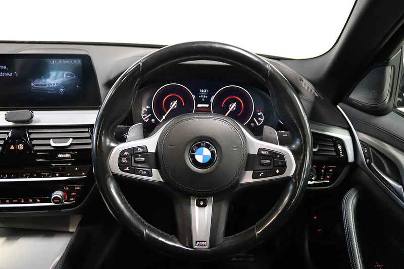 BMW 5 Series 530e M Sport - U2587