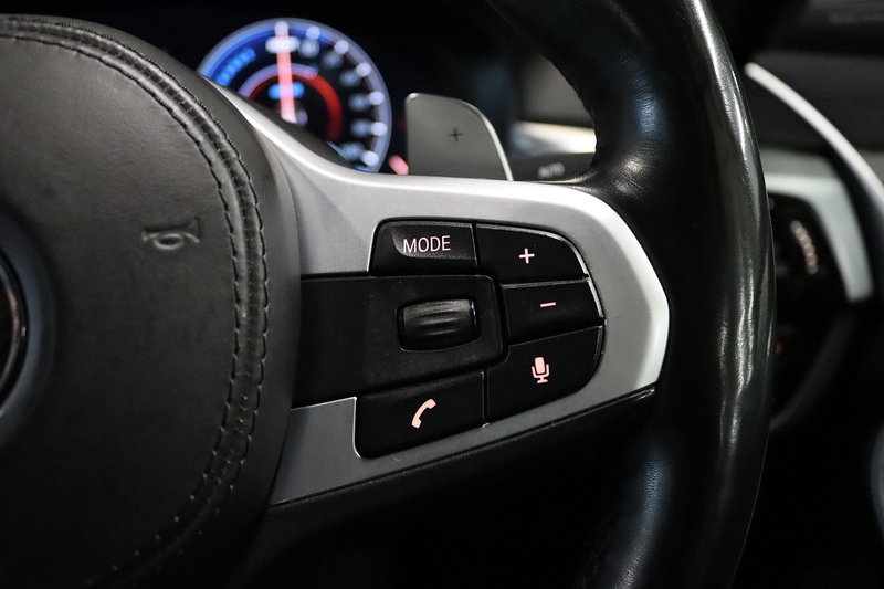 BMW 5 Series 530e M Sport - U2587