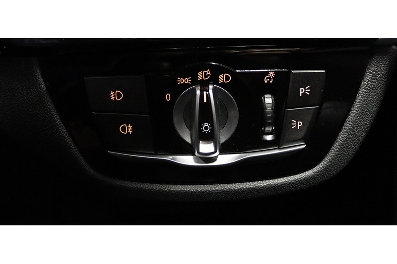 BMW 5 Series 530e M Sport - U2587