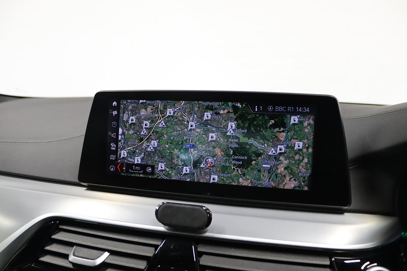 BMW 5 Series 530e M Sport - U2587