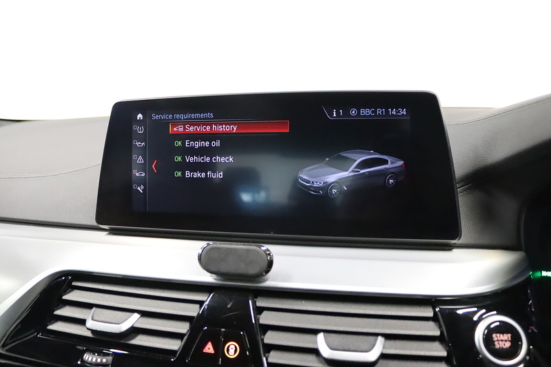 BMW 5 Series 530e M Sport - U2587