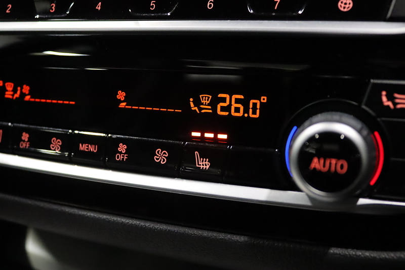 BMW 5 Series 530e M Sport - U2587