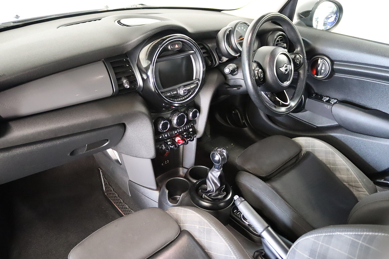 MINI Hatch Cooper - U2599