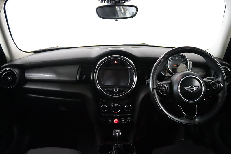 MINI Hatch Cooper - U2599