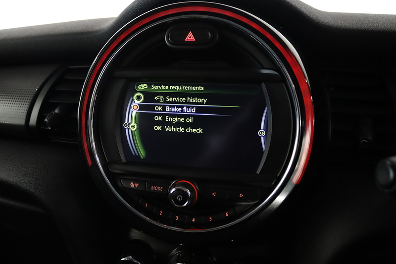 MINI Hatch Cooper - U2599