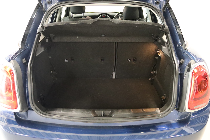 MINI Hatch Cooper - U2599
