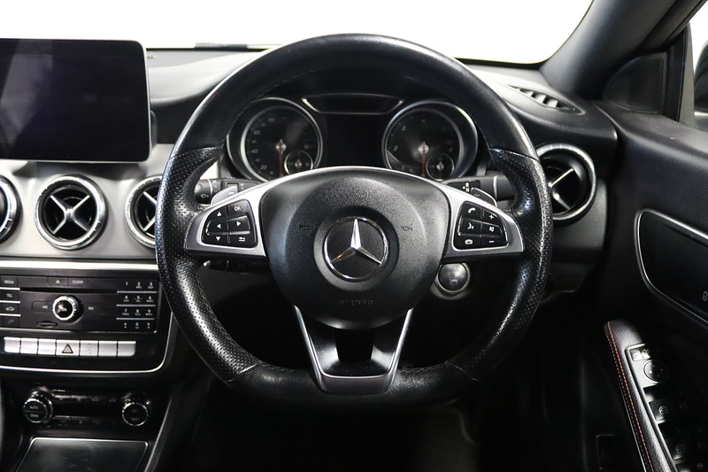 Mercedes-Benz CLA CLA220d AMG Line Night Edition - U2603
