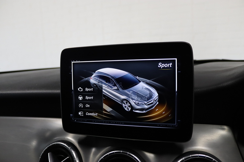 Mercedes-Benz CLA CLA220d AMG Line Night Edition - U2603