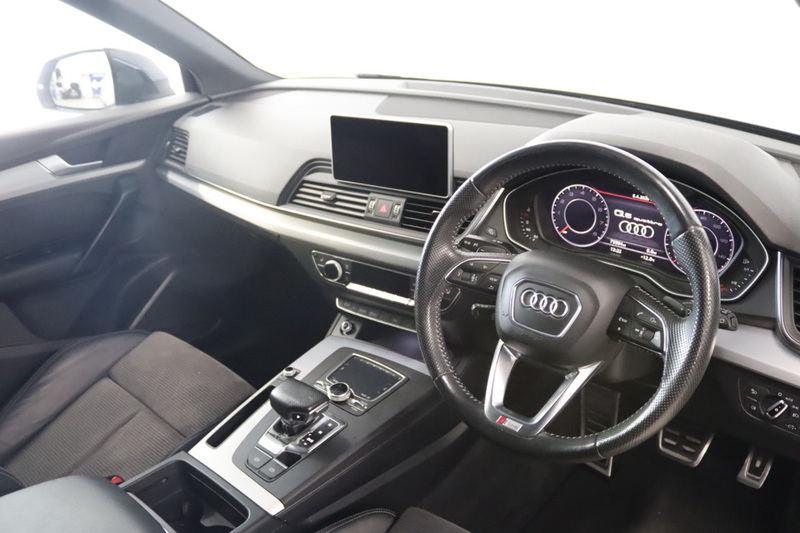 Audi Q5 TFSI S line - U2614