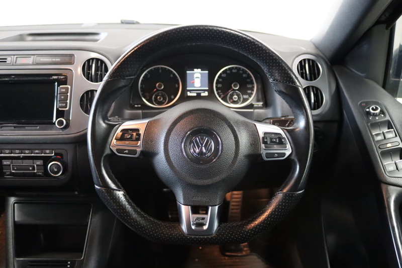 Volkswagen Tiguan TDI BlueMotion Tech R-Line - U2617