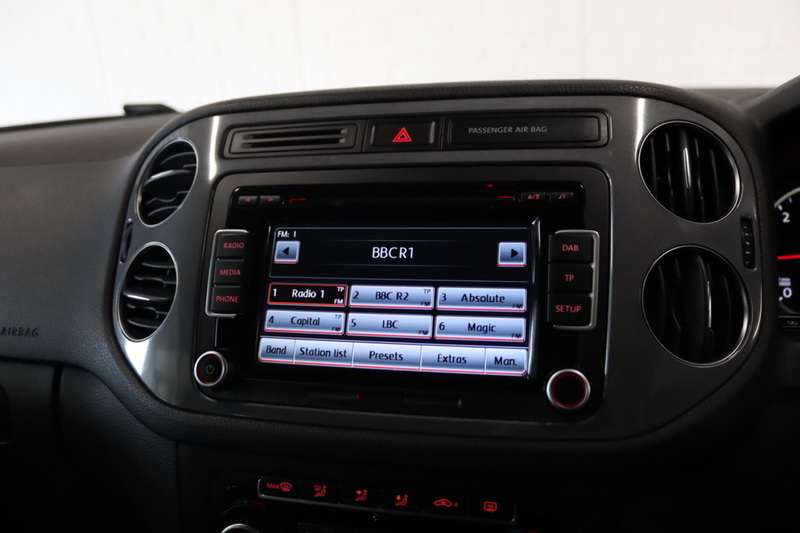 Volkswagen Tiguan TDI BlueMotion Tech R-Line - U2617