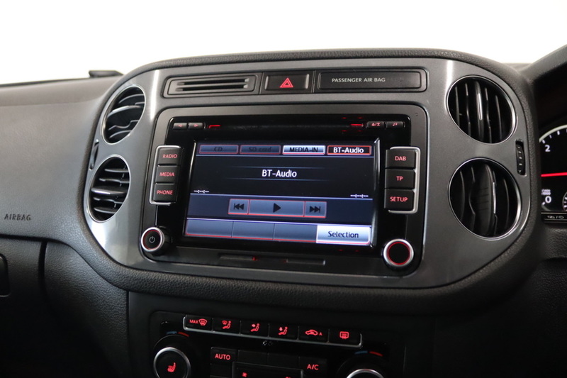 Volkswagen Tiguan TDI BlueMotion Tech R-Line - U2617