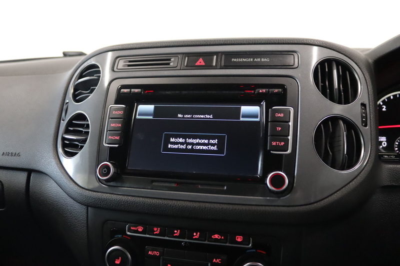 Volkswagen Tiguan TDI BlueMotion Tech R-Line - U2617