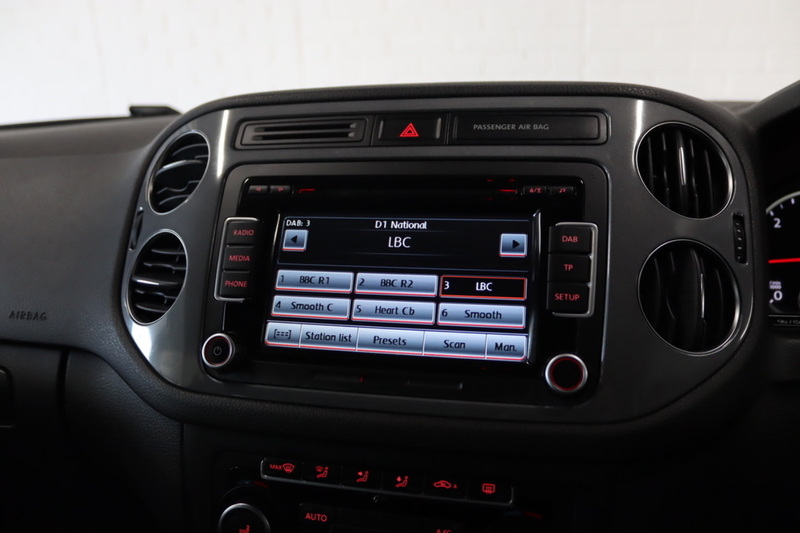 Volkswagen Tiguan TDI BlueMotion Tech R-Line - U2617