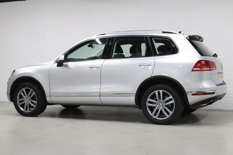 Volkswagen Touareg TDI V6 BlueMotion Tech SE - U2625