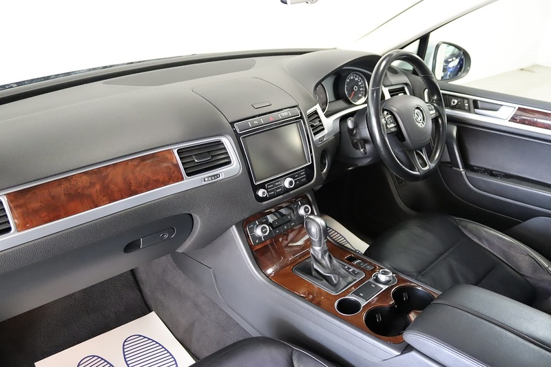 Volkswagen Touareg TDI V6 BlueMotion Tech SE - U2625