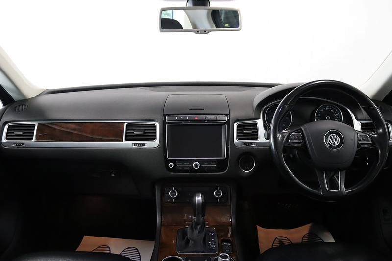 Volkswagen Touareg TDI V6 BlueMotion Tech SE - U2625