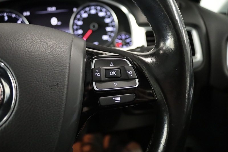 Volkswagen Touareg TDI V6 BlueMotion Tech SE - U2625