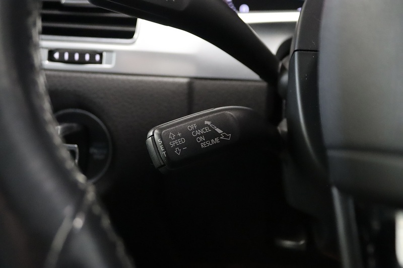 Volkswagen Touareg TDI V6 BlueMotion Tech SE - U2625