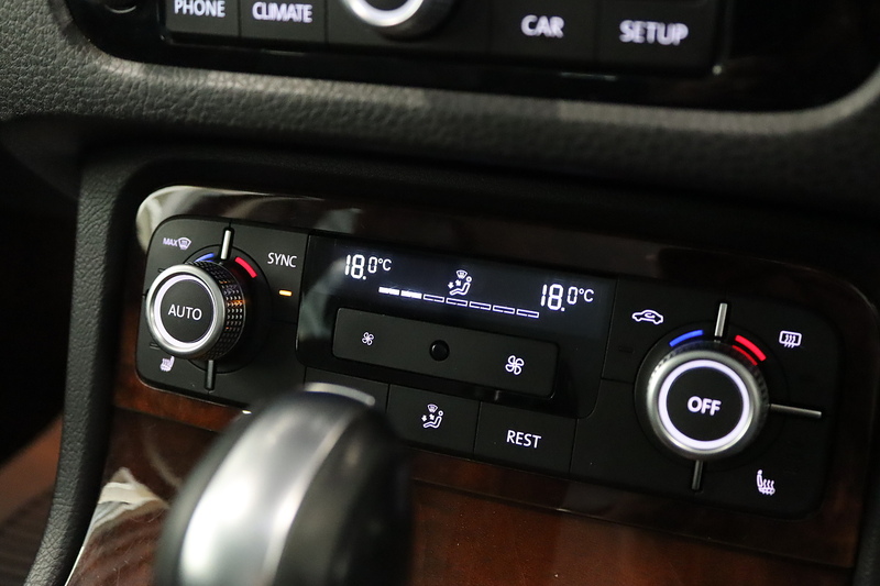 Volkswagen Touareg TDI V6 BlueMotion Tech SE - U2625