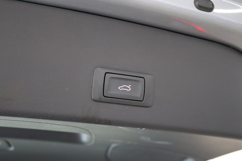 Audi A6 Avant TFSI S line - U2626