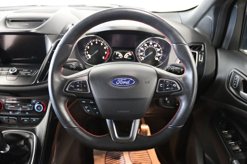 Ford Kuga T EcoBoost ST-Line - U2630