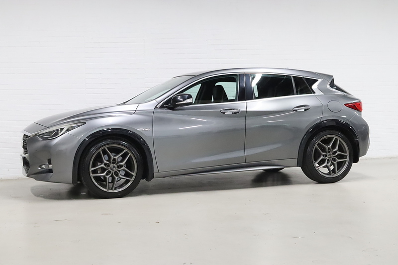 Infiniti Q30 d Sport - U2631